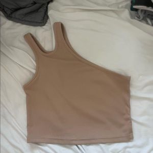 Cute on shoulder crop tank